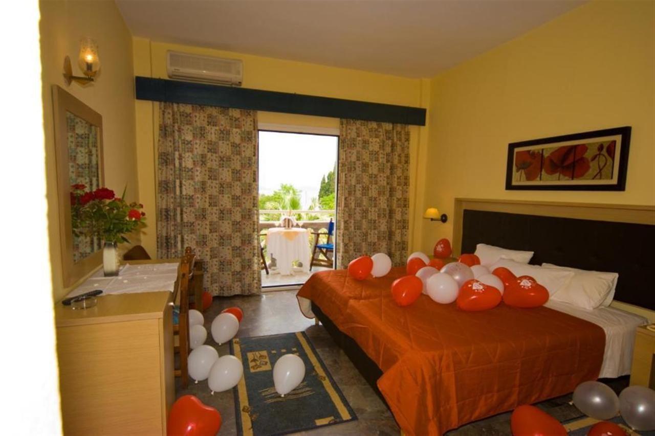 Potamaki Beach Hotel Benitses  Esterno foto