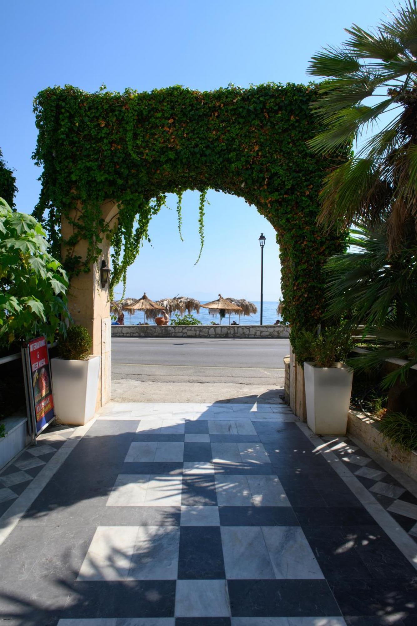 Potamaki Beach Hotel Benitses  Esterno foto