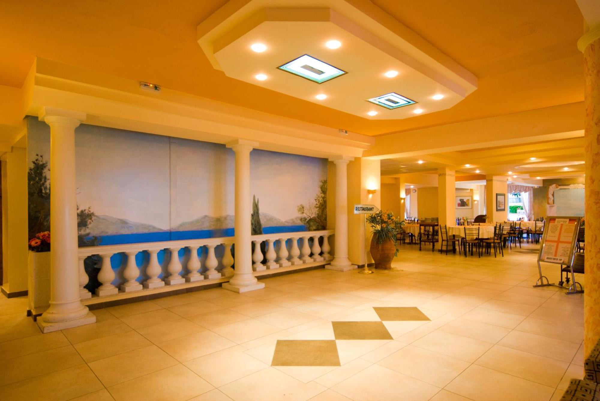 Potamaki Beach Hotel Benitses  Esterno foto